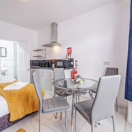 Fernbank Rooms Sudbury Hill, Harrow, Self-Contained Studios With En-Suite Harrow on the Hill Buitenkant foto