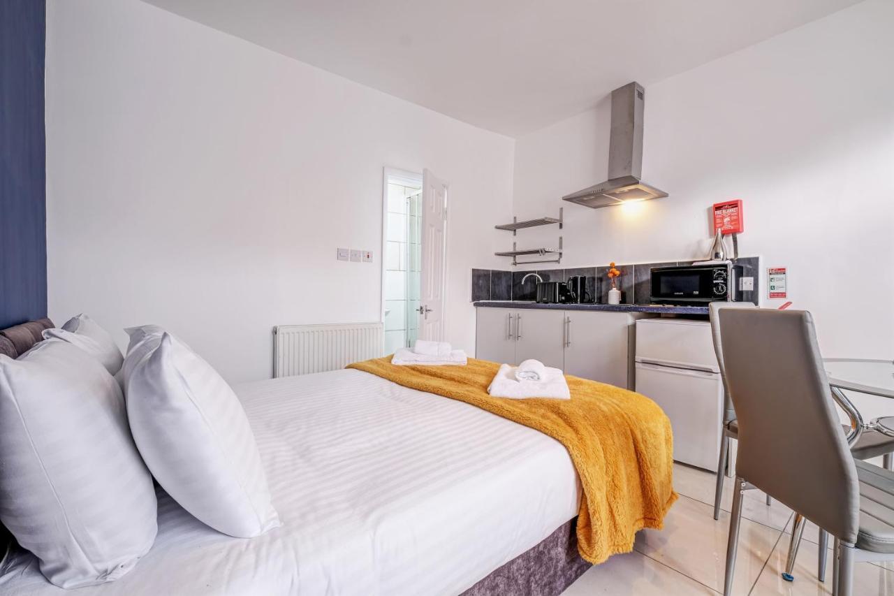 Fernbank Rooms Sudbury Hill, Harrow, Self-Contained Studios With En-Suite Harrow on the Hill Buitenkant foto