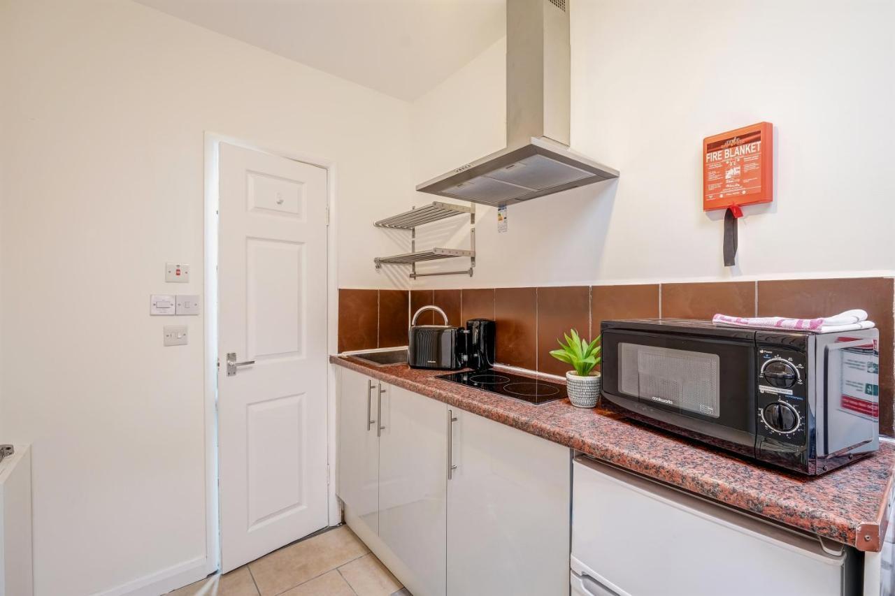 Fernbank Rooms Sudbury Hill, Harrow, Self-Contained Studios With En-Suite Harrow on the Hill Buitenkant foto