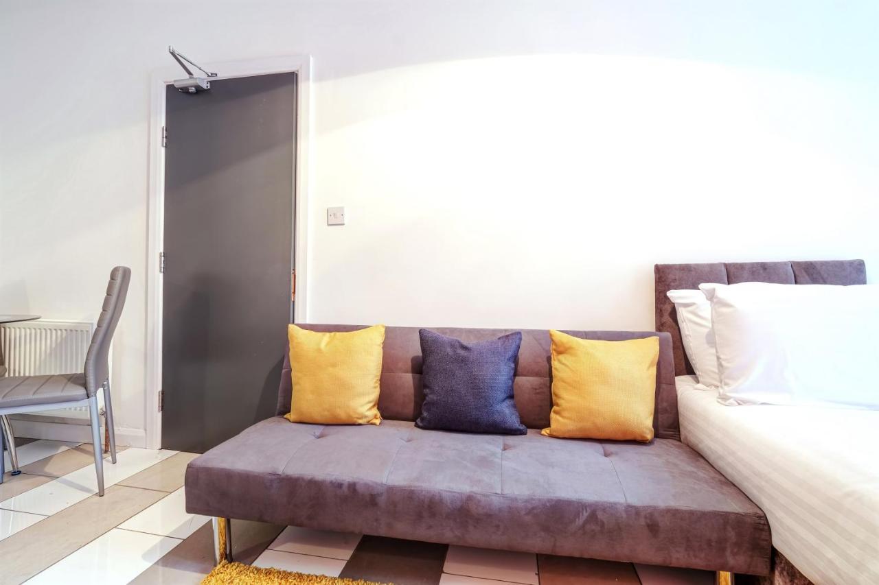 Fernbank Rooms Sudbury Hill, Harrow, Self-Contained Studios With En-Suite Harrow on the Hill Buitenkant foto