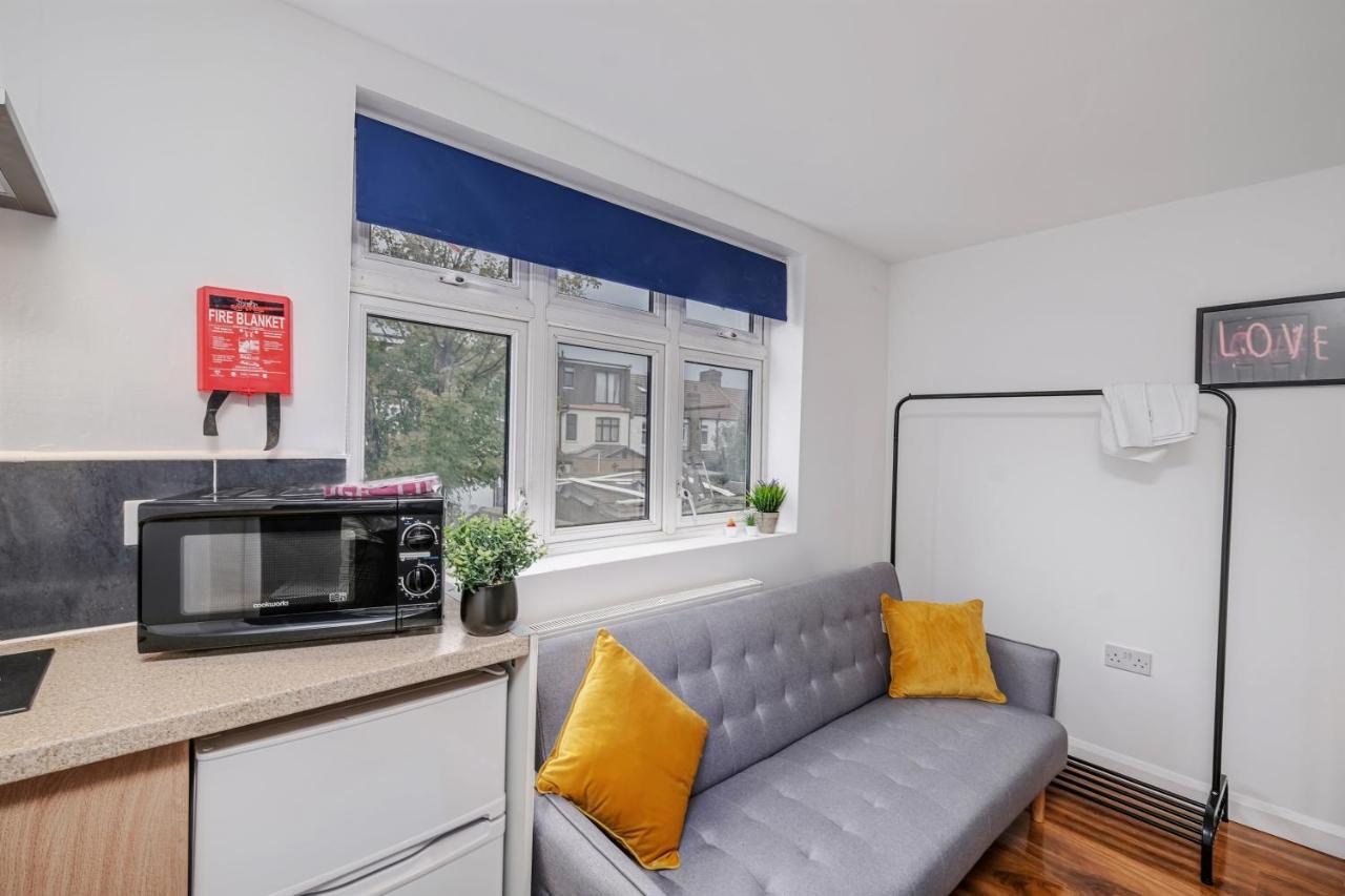 Fernbank Rooms Sudbury Hill, Harrow, Self-Contained Studios With En-Suite Harrow on the Hill Buitenkant foto