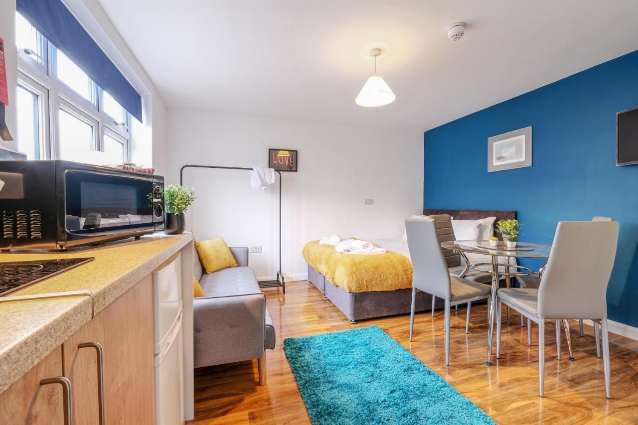 Fernbank Rooms Sudbury Hill, Harrow, Self-Contained Studios With En-Suite Harrow on the Hill Buitenkant foto