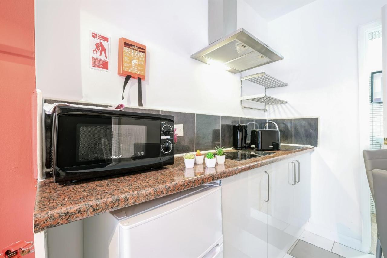 Fernbank Rooms Sudbury Hill, Harrow, Self-Contained Studios With En-Suite Harrow on the Hill Buitenkant foto