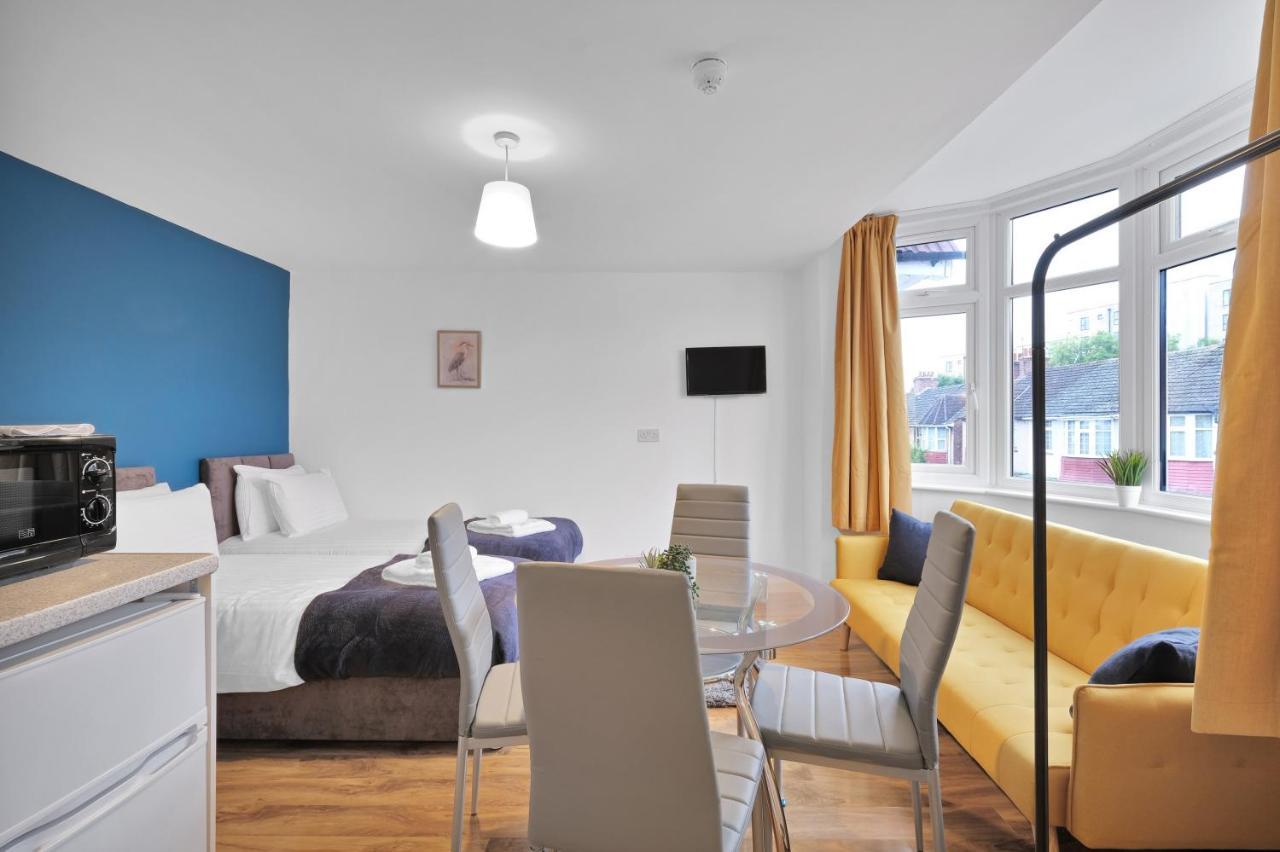 Fernbank Rooms Sudbury Hill, Harrow, Self-Contained Studios With En-Suite Harrow on the Hill Buitenkant foto