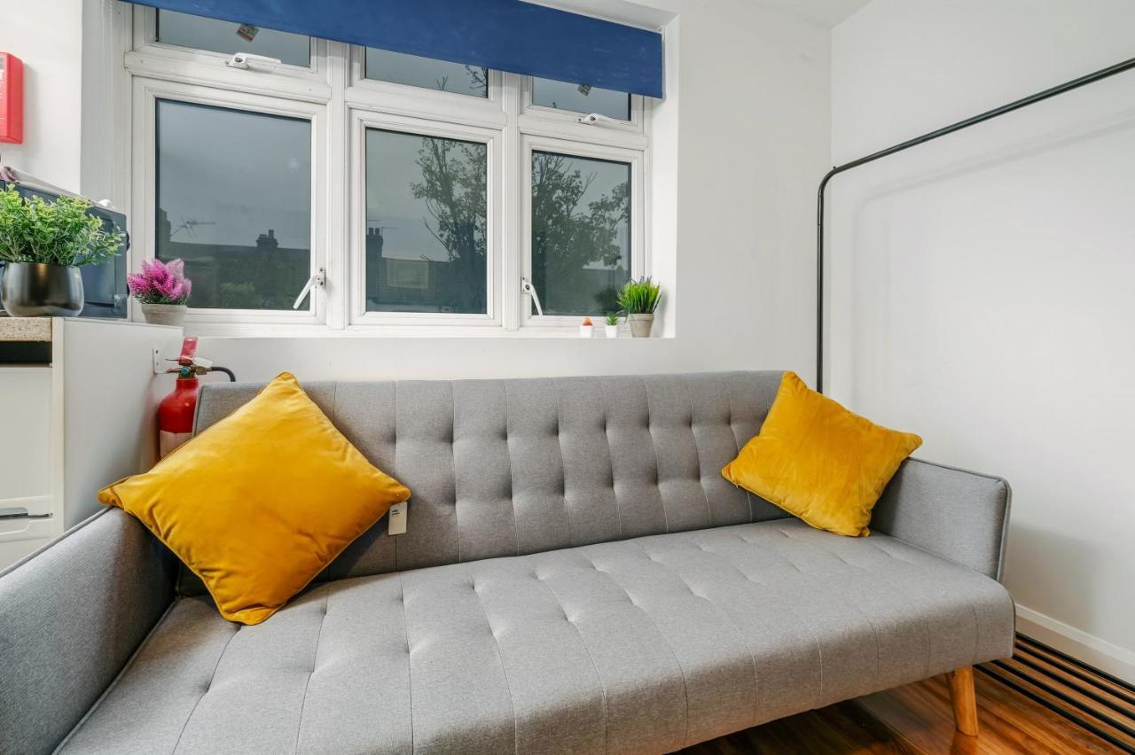 Fernbank Rooms Sudbury Hill, Harrow, Self-Contained Studios With En-Suite Harrow on the Hill Buitenkant foto