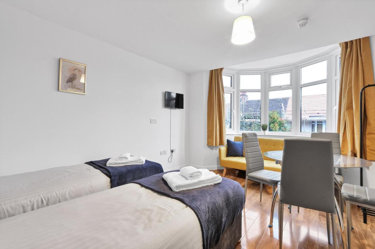 Fernbank Rooms Sudbury Hill, Harrow, Self-Contained Studios With En-Suite Harrow on the Hill Buitenkant foto