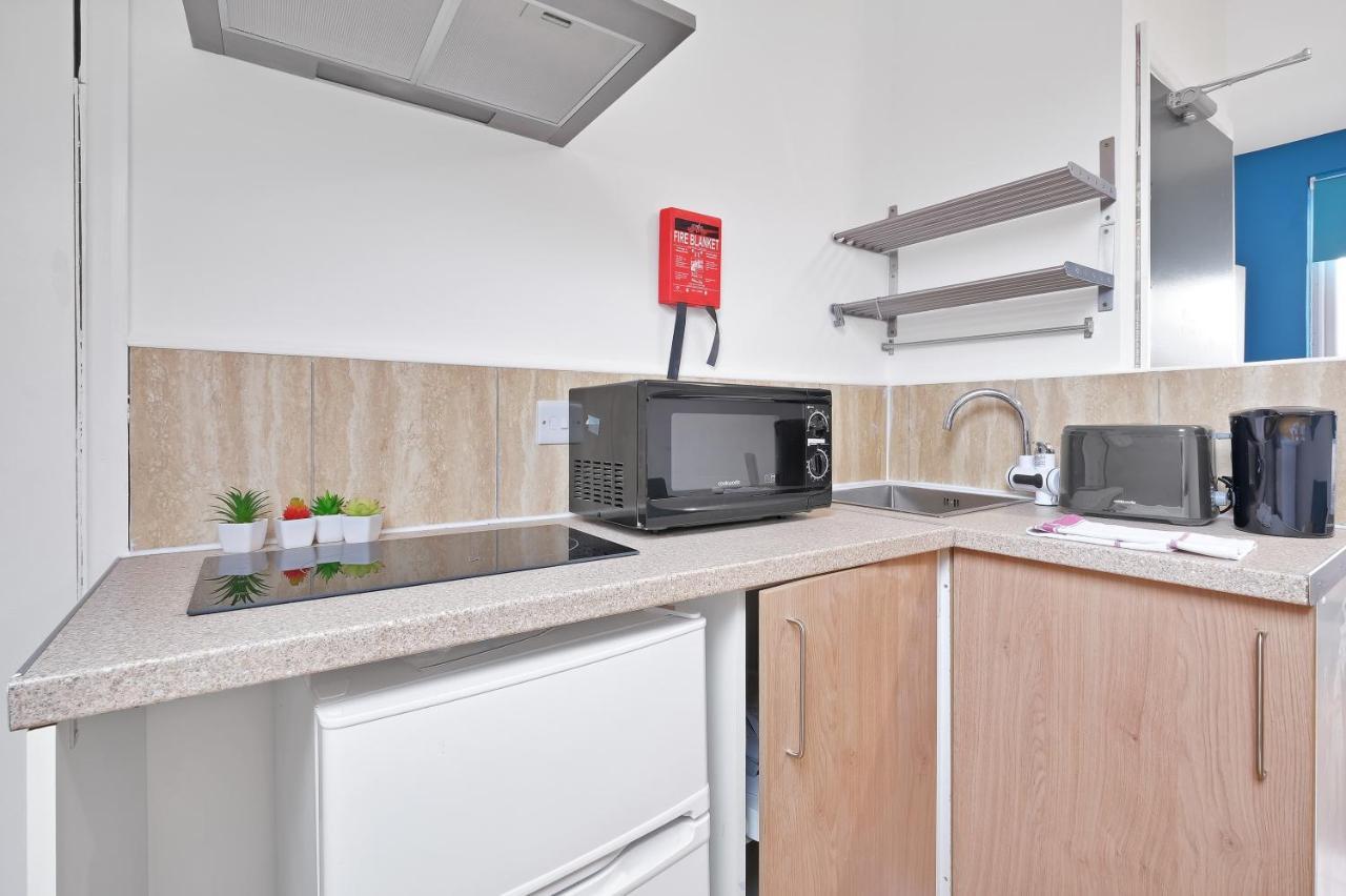 Fernbank Rooms Sudbury Hill, Harrow, Self-Contained Studios With En-Suite Harrow on the Hill Buitenkant foto